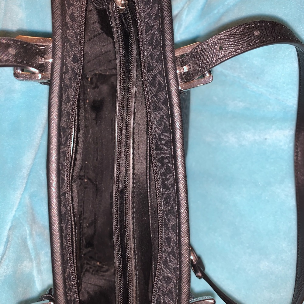Jet setter black with silver, crossbody